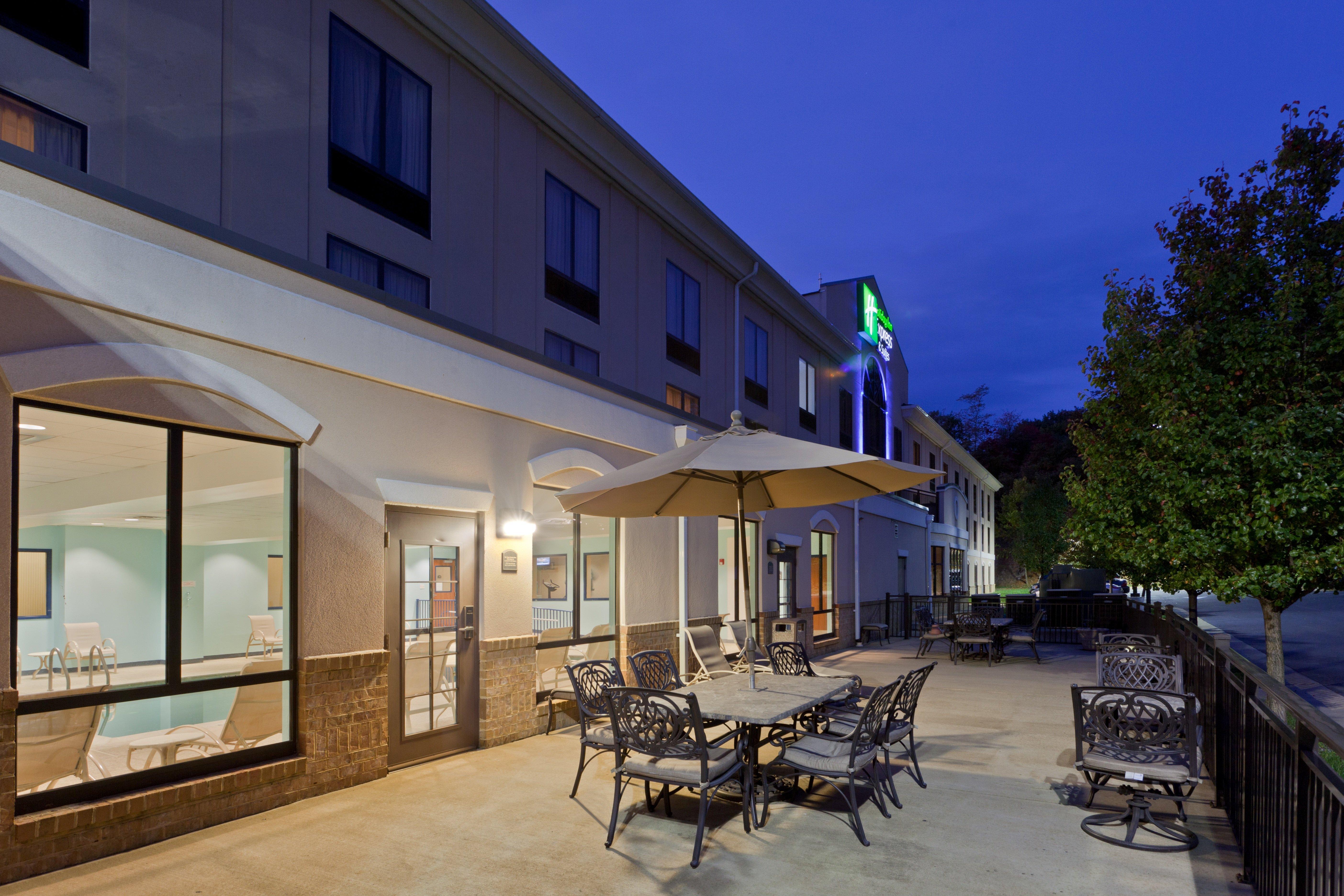 Holiday Inn Express And Suites Winchester By Ihg Buitenkant foto